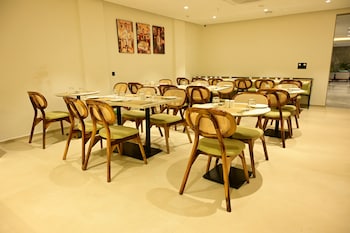 trevon hotel gujrat centrale