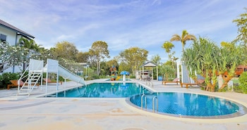 The Princess Beachfront Resort,,3 star