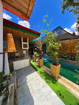 Charming House With Private Pool,,4 star
