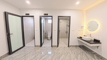 Lucky Eden Noi Bai Hotel,,3 star