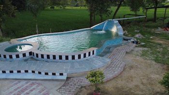Rajwada Farms Dudhwa,,2 star