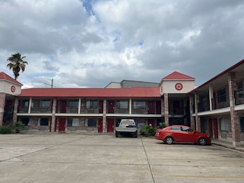 Fairbridge Inn Near Riverwalk - Alamo,,2 star