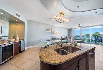 bella luna condos