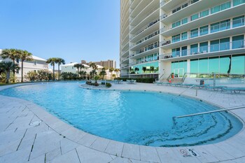 bella luna condos