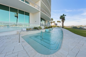 bella luna condos