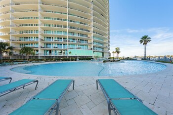 bella luna condos