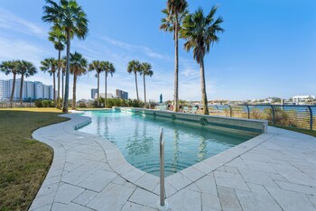 bella luna condos