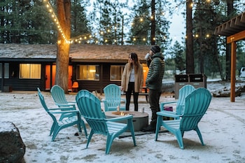 trailhead lodge