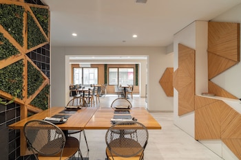 lee hotel
