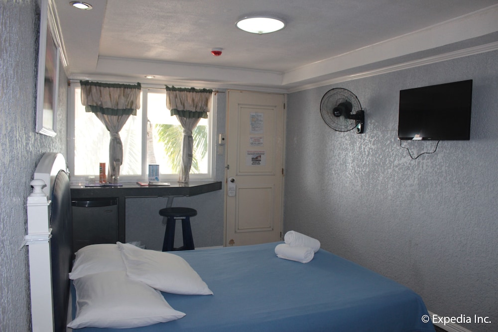 blue rock beach resort