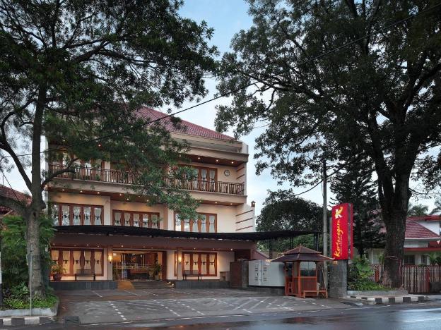 kertanegara premium guest house