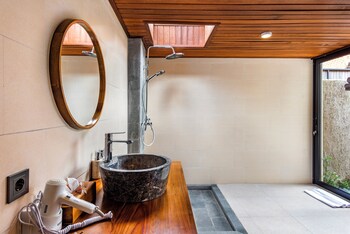 D&O Villa Ubud By Dhananjaya Hospitality,,4 star