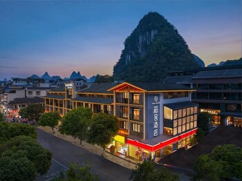 pine house yangshuo west street