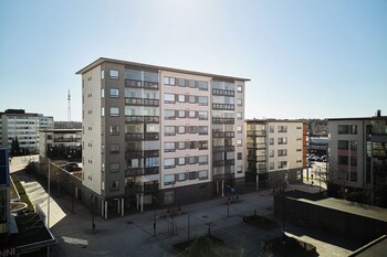 Bright 1Br Apt With Sauna & Balcony,,4 star