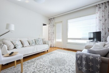 Bright 1Br Apt With Sauna & Balcony,,4 star