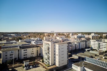 bright 1br apt with sauna and balcony