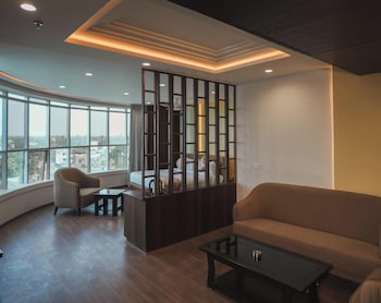 Raghukul Grand Near Dav Pg College,,2 star