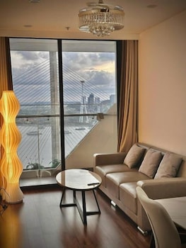 Jade Leaves Homestay Halong -Seaview,,4 star