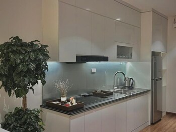 Jade Leaves Homestay Halong -Seaview,,4 star