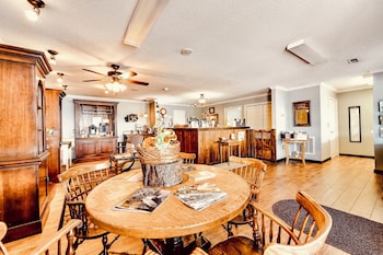Deerfield Inn,,2 star