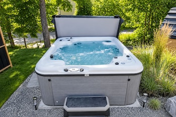 the sandbar lodge at torch lake
