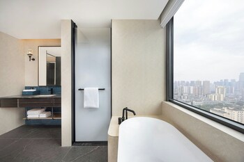 four points by sheraton chongqing yuzhong peninsula