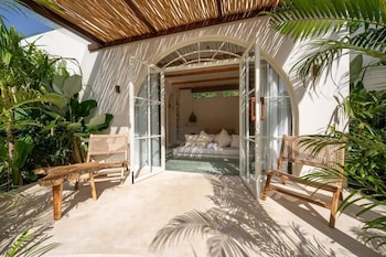 mayiki boutique hotel