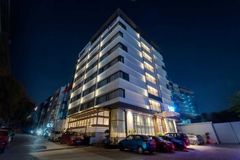 regenta place hitech city hyderabad a royal orchid hotels brand