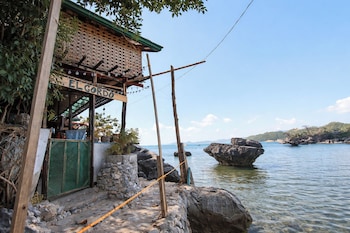 el gordos seaside adventure lodge