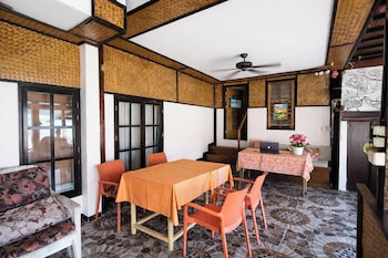 el gordos seaside adventure lodge