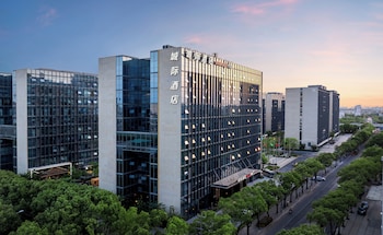 Intercityhotel Shanghai Pujiang Center,,4 star