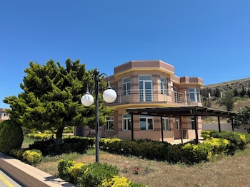 khazri resort and villas