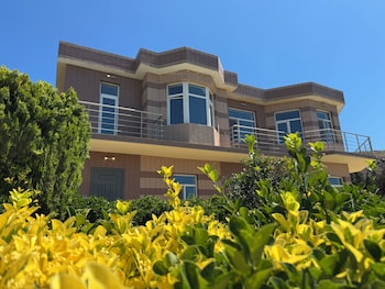 khazri resort and villas