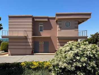 khazri resort and villas