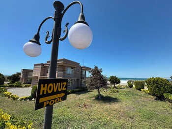 khazri resort and villas