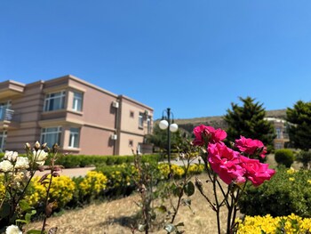 khazri resort and villas