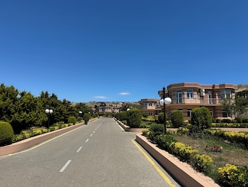 khazri resort and villas