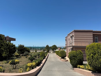 khazri resort and villas