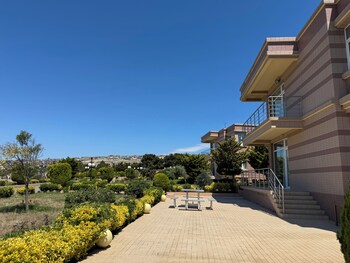 khazri resort and villas