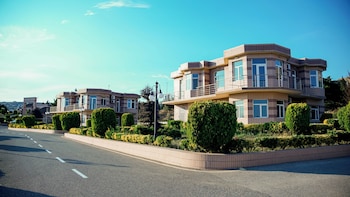 khazri resort and villas