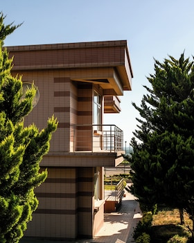 khazri resort and villas