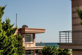 khazri resort and villas