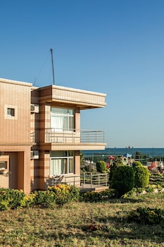 khazri resort and villas