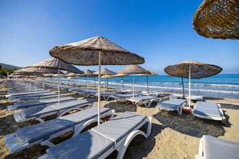 khazri resort and villas