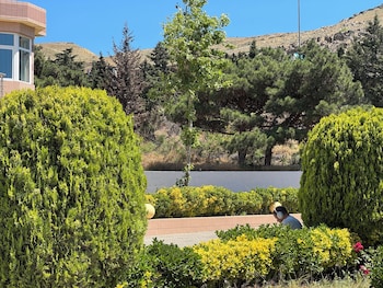 khazri resort and villas