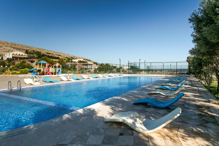 khazri resort and villas