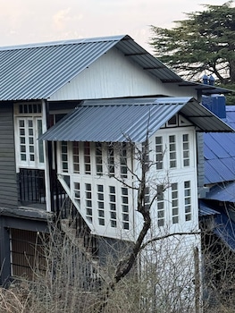 deodar manor a luxury stay in khajjiar