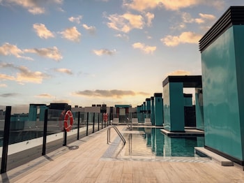 leganes urban apartments by gaiarooms