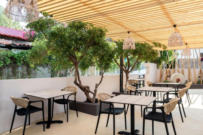 physis oikos beachfront apartments