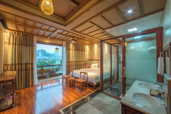 zhangjiajie waterfront huajian inn